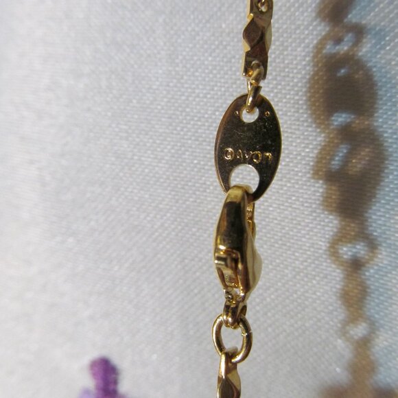 Vintage Avon Romantic Fantasy Necklace Faceted Ruby Red Beaded Goldtone - Picture 8 of 14